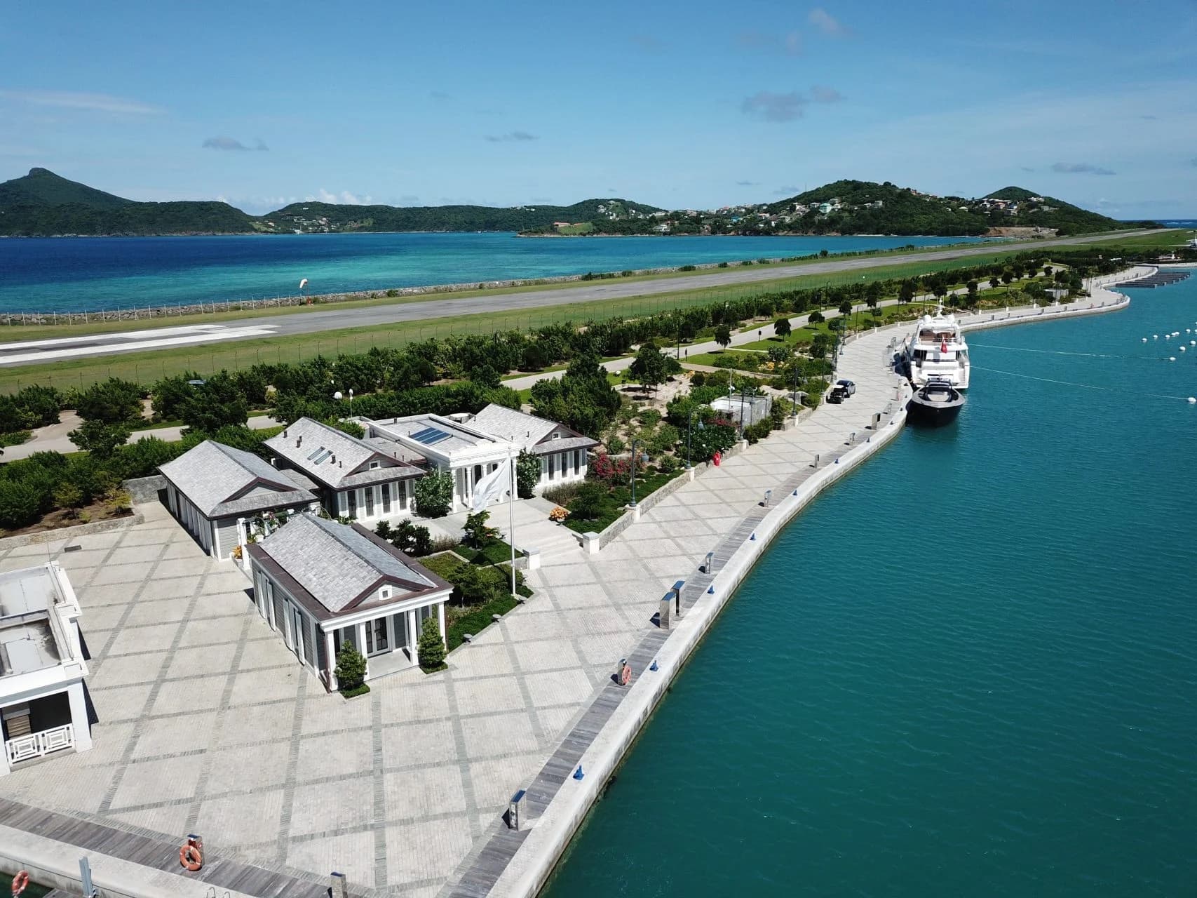 Sandy Lane Yacht Club on Canouan